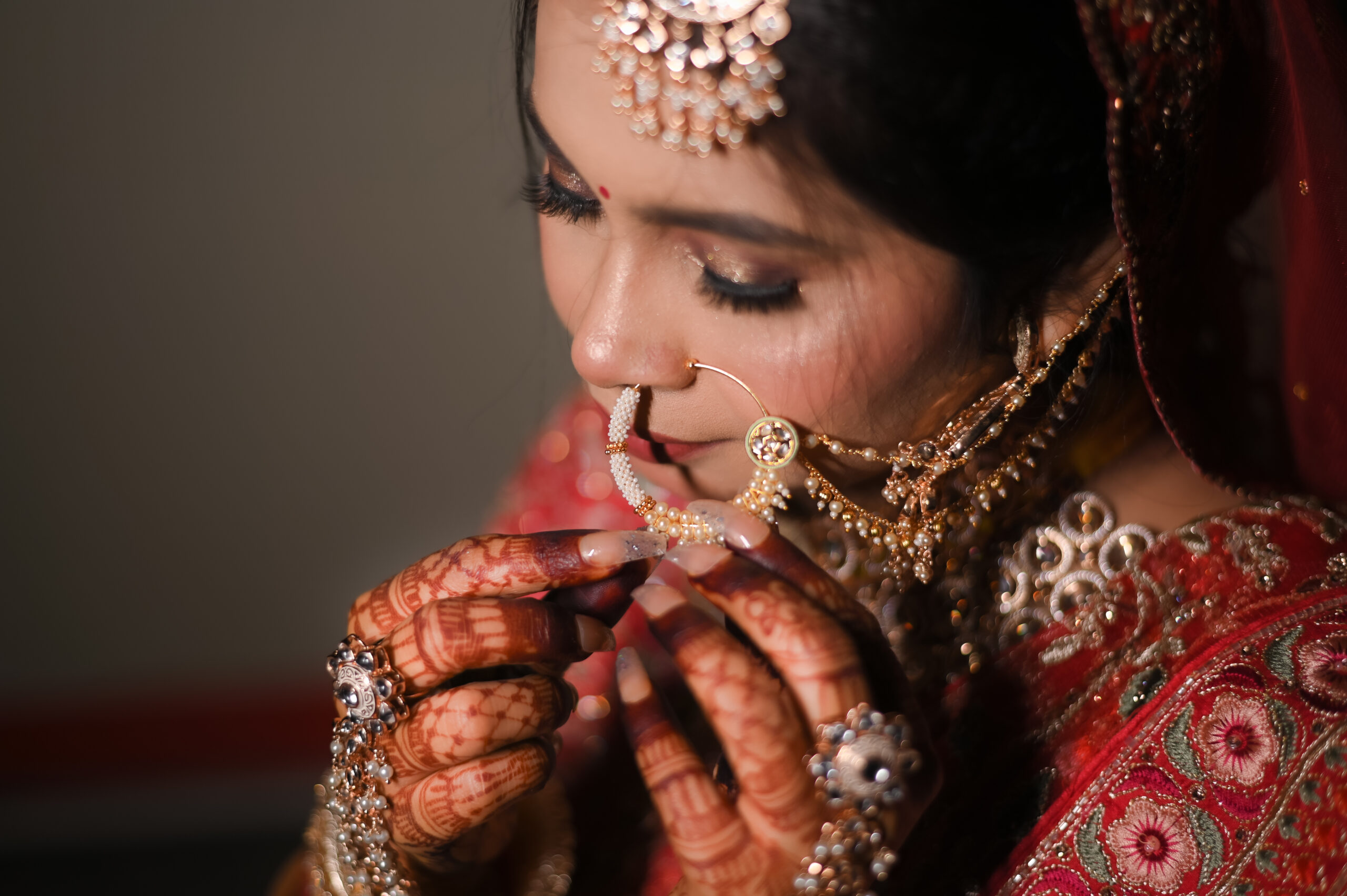 SnapLenser candid wedding photography in Bihar showing natural expressions and family emotions